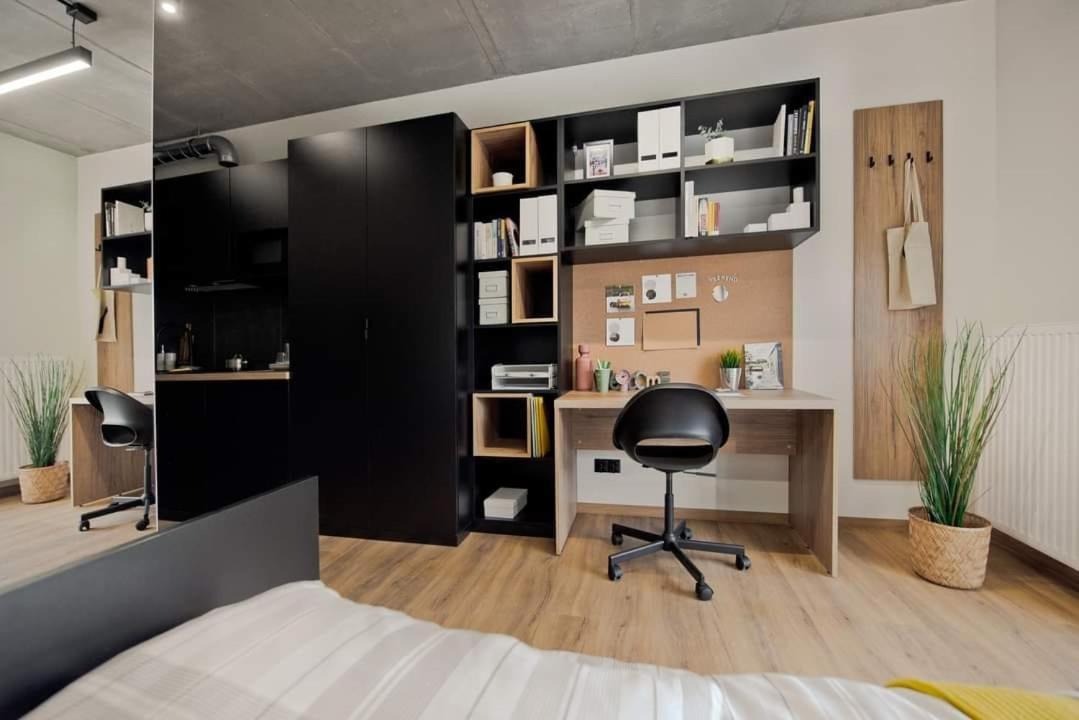 Shed Living Krakow Aparthotel Εξωτερικό φωτογραφία